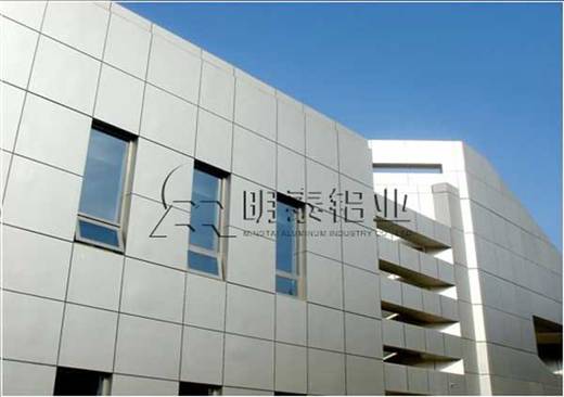 尊龙凯时幕墙铝板广受欢迎