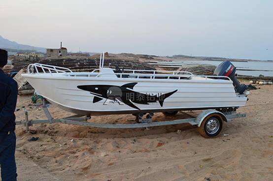 尊龙凯时铝业 新一批铝合金试船